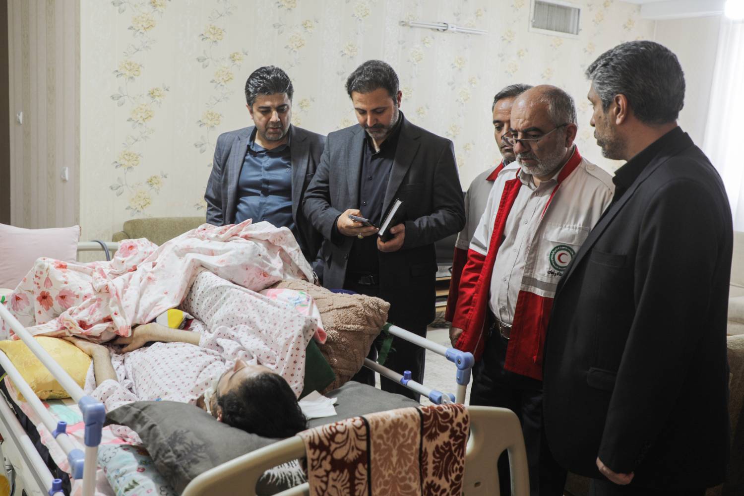 دیدار مسئولان سازمان امدادونجات با جانباز سرافراز جنگ تحمیلی