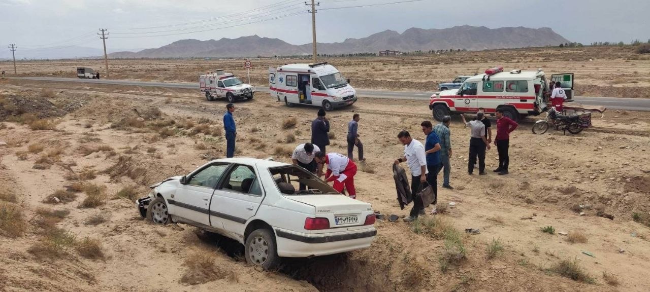 سه حادثه رانندگی در محورهای مواصلاتی سمنان با ۱۴ مصدوم و ۲ جانباخته