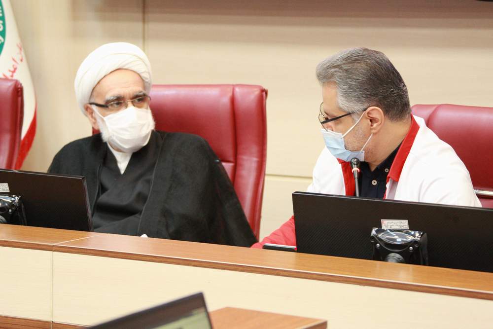 نشست حضرت حجت الاسلام و المسلمین معزی  نماینده محترم ولی فقیه در جمعیت هلال احمر با شورای معاونین سازمان 