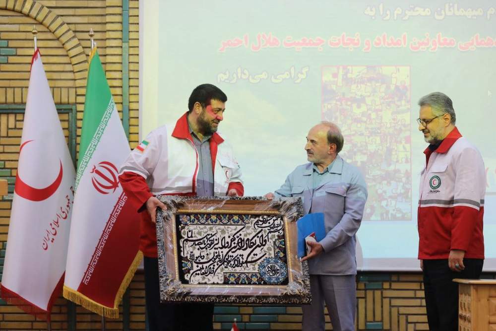 تقدیر رییس جمعیت هلال احمر از دکتر محمد حسین نامی