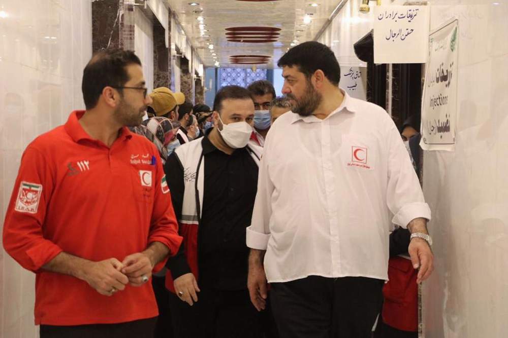 بازدید رئیس جمعیت هلالاحمر از مراکز امدادی و بهداشتی این جمعیت در نجف اشرف /گزارش تصویری